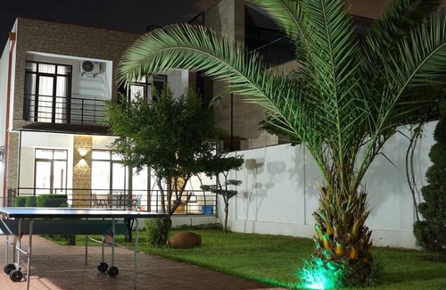 Vake-Saburtalo Villa | Luxury Tbilisi Villa Surrounded by Villas – Pool, BBQ, Terrace, Garden
