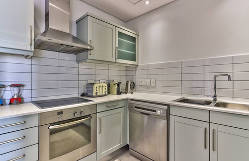 Victoria and Alfred Waterfront Apartment | Luxury Three Bedroom Apartment - fully furnished and equipped