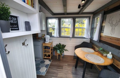 Nellysford Cabin | Luxury Tiny Home by Breweries Wine Wintergreen