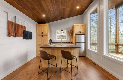 Cashes Valley House | Luxury Tiny Home - Hot Tub