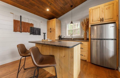 Cashes Valley House | Luxury Tiny Home - Hot Tub
