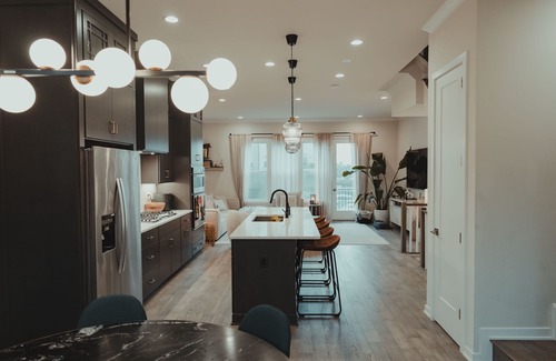 Chantilly House | Luxury Townhome Near DC