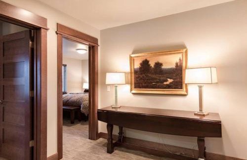 Bozeman House | Luxury Townhome on the Park with Bridger Mtn Views