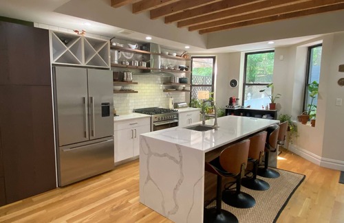 Ocean Hill House | Luxury Townhouse with housekeeping and outdoor space