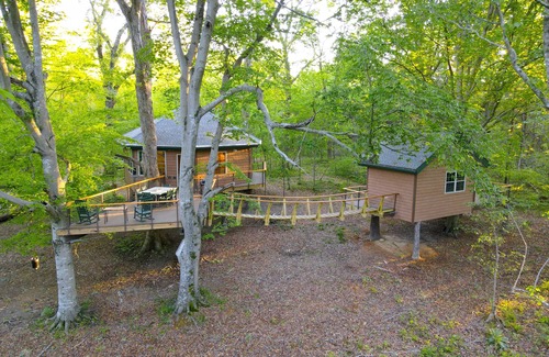 Greenbrier Cabin | Luxury Treehouse Getaway just north of Nashville TN