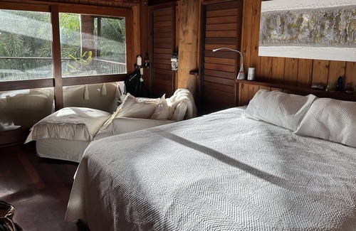 Cooktown Villa | Luxury Treehouse on the Beach. Rainforest Paradise. Remote