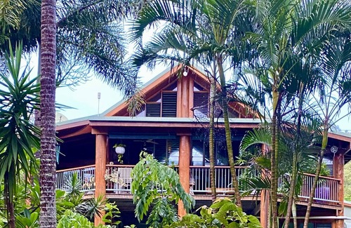 Cooktown Villa | Luxury Treehouse on the Beach. Rainforest Paradise. Remote