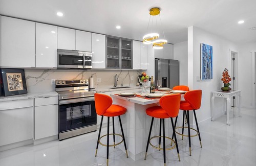 Edgewood Apartment | Luxury Tropical home 2-bedroom with Wi-Fi, AC in beautiful Fort Lauderdale