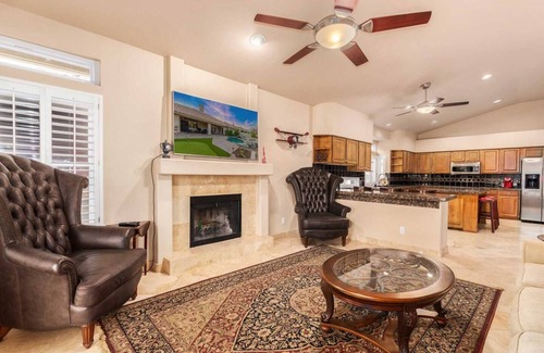 Foothills House | Luxury Vacation Home with Pool & Golf Course Views – Ahwatukee Foothills