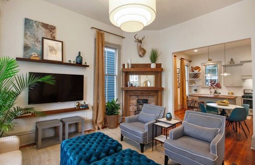 Dixon Park House | Luxury Victorian Retreat | Heated Pool