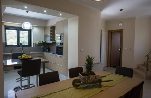 Almyrida Villa | Luxury villa 200m from the Beach, shops & Restaurants , Steam - Sauna Room & BBQ