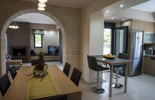Almyrida Villa | Luxury villa 200m from the Beach, shops & Restaurants , Steam - Sauna Room & BBQ