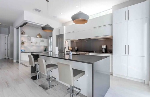 Delray Beach House | Luxury Villa 4 bedroom Ensuites with guest house and heated pool