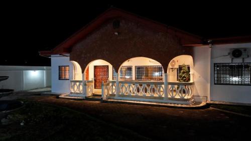 Limbe House | Luxury Villa AC Ensuite Room 8