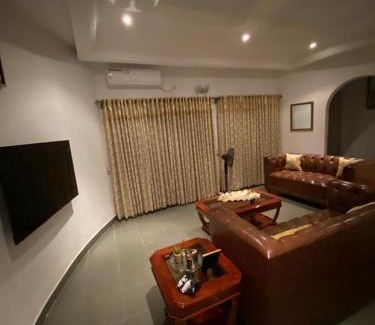 Limbe House | Luxury Villa AC Ensuite Room 9