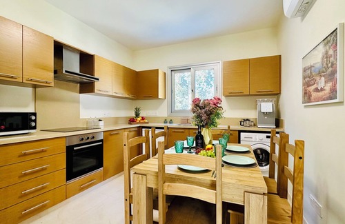 Geroskipou Villa | Luxury Villa Bird of Paradise.With Private Pool close to beach and Paphos centre