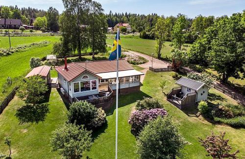 Hjo Villa | Luxury Villa by lake welcome you