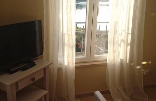 Sevid Villa | Luxury villa by the sea, private pool, airport 30 min.12 pers. Sea view, garden