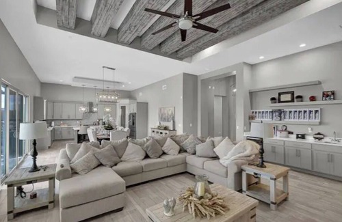 Biggs Field Villa | Luxury Villa - Casa Del Sol.