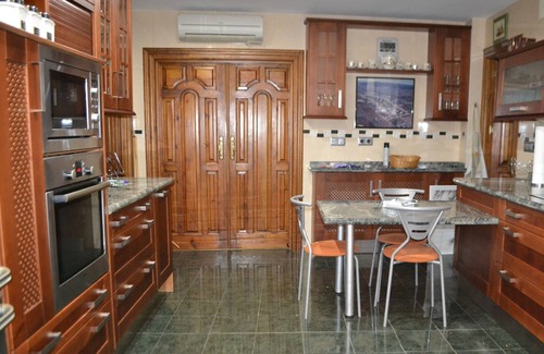 Fernan Caballero Villa | Luxury villa with private pool, barbecue, fireplace and 5 bedrooms