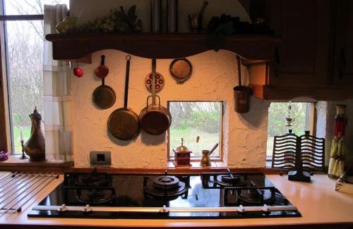 Hafnarfjordur Villa | Luxury Villa, geothermal hot tub, for 8 person