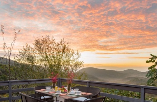 Montelaguardia Villa | Luxury villa inside a big estate. Airco, heated pool