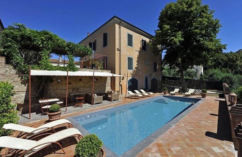 Fabbrica House | Luxury villa near Volterra,Pool,Wi-Fi,Airco,village walk distance,stunning view
