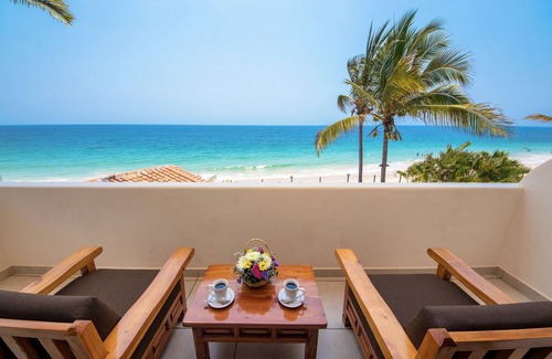 South Shore Hotel Area Villa | Luxury Villa on the Best Swimming Beach in Puerto Vallarta w/Full Staff & Pool