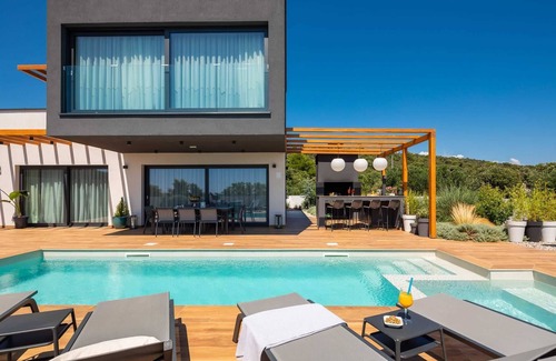 Dvornica Villa | Luxury Villa Silvery with Pool