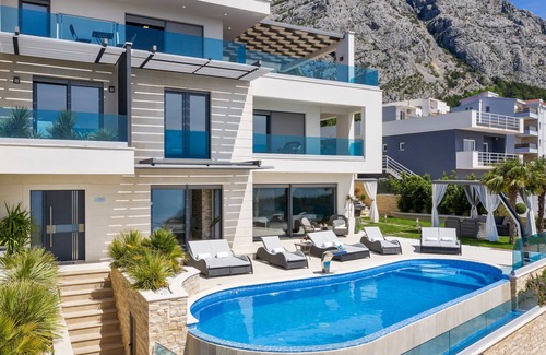 Moca Villa | Luxury Villa Vision with Pool