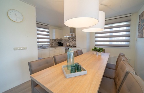 Kerkdriel Villa | Luxury villa with dishwasher