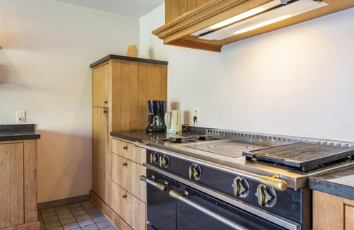 Zedelgem House | Luxury villa with heated pool and large garden