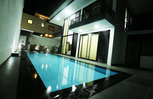 Gomagoda Villa | Luxury Villa with privet outdoor swiming pool.