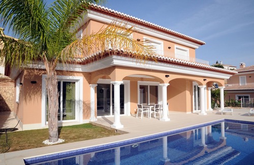 Arnella Villa | Luxury villa with private pool accommodates 10 people