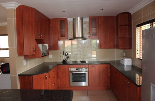 Greater Johannesburg Metropolitan Area Villa | Luxury Villas on a private security estate, sleeps 8 guests, generator back-up