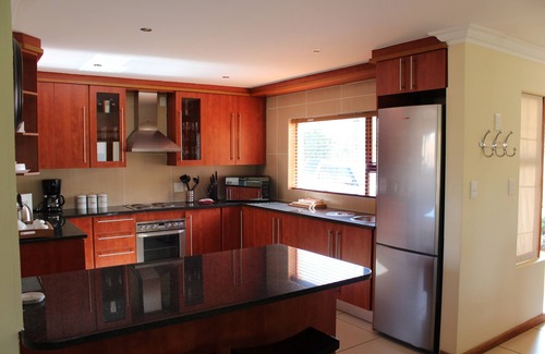 Greater Johannesburg Metropolitan Area Villa | Luxury Villas on a private security estate, sleeps 8 guests, generator back-up