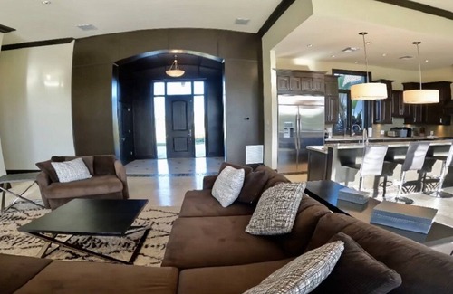 Freeport House | Luxury Water Front Villa Freeport Bahamas