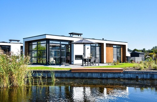 Loosdrecht House | Luxury Waterfront Escape