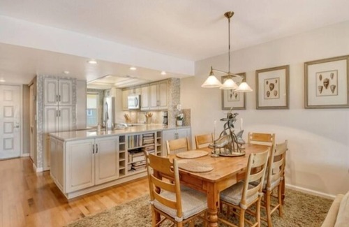 Englewood South Condo | Luxury, waterfront condo in the quaint, old Florida town of Englewood,