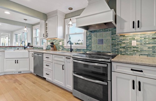Warren House | Luxury waterfront home with breathtaking views in Barrington