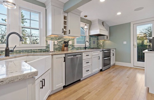 Warren House | Luxury waterfront home with breathtaking views in Barrington