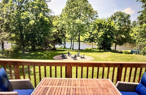 Wallkill House | Luxury Waterfront Retreat near New Paltz & the Gunks: Hike, Bike, or Relax!