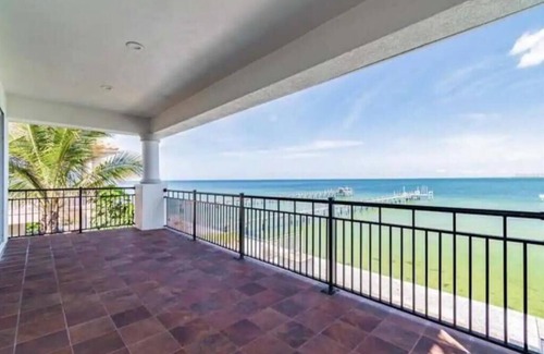 Apollo Beach House | Luxury Waterfront Paradise in Apollo Beach