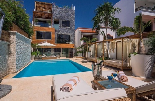 Zona Hotelera Villa | Luxury Waterfront Villa with private gym and cinema