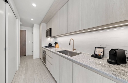 West Loop Apartment | Luxury West Loop Rentals: Modern Suites w/City Views & Resort Amenities