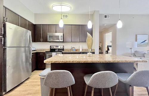 Carver City - Lincoln Gardens Apartment | Luxury Westshore Living, Work Desk, Pet Friendly!