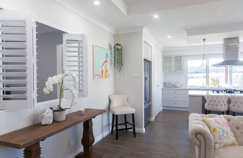 North Rothbury House | Luxury Wine Country House at Huntlee - pet friendly!