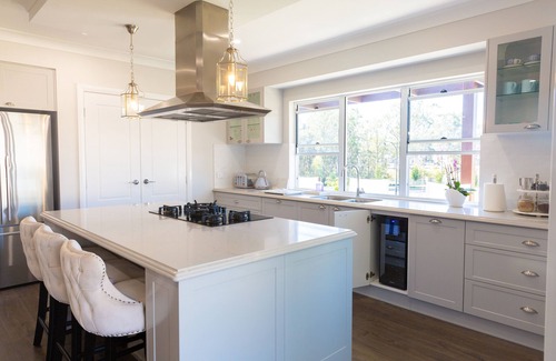 North Rothbury House | Luxury Wine Country House at Huntlee - pet friendly!