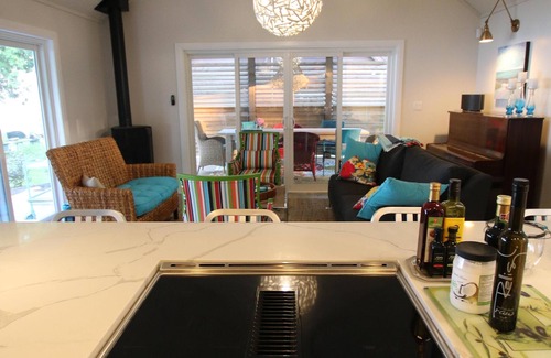 Meaford Cottage | Luxury Winter Waterfront Retreat For Family & Friends