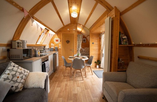 Glandyfi Cabin | Luxury Wooden Cabin With Wood Fired Hot Tub